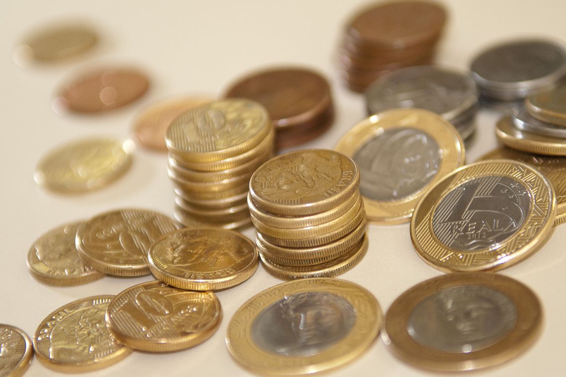 Você está visualizando atualmente Quase 20% da população ainda guarda moedas em casa, diz Banco Central