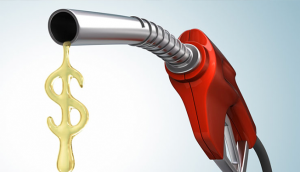 Leia mais sobre o artigo Combustível mais caro afeta toda a população e ajuda crise, diz economista