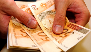Leia mais sobre o artigo Governo sanciona LDO e salário mínimo previsto para 2018 é de R$ 979
