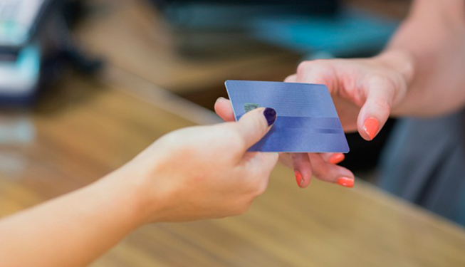 Você está visualizando atualmente Cartão de crédito corporativo: o melhor amigo ou o pior inimigo do pequeno comércio