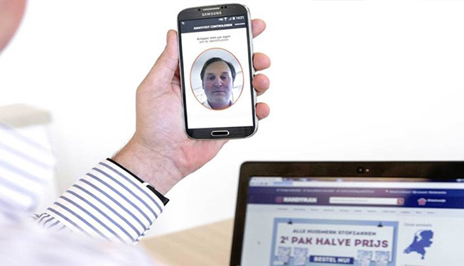 Você está visualizando atualmente Rede cria cartão de crédito que permite pagamento por selfie e biometria