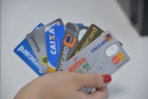Leia mais sobre o artigo Número de consumidores que pagam cartão em dia vai para 79%
