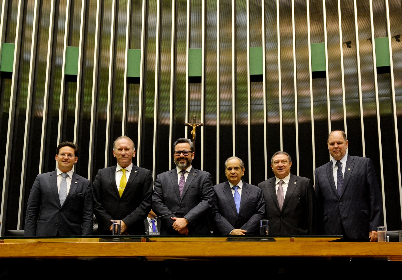 Você está visualizando atualmente Presidente do Sistema Fecomércio-MS participa de homenagem à CNC em Brasília