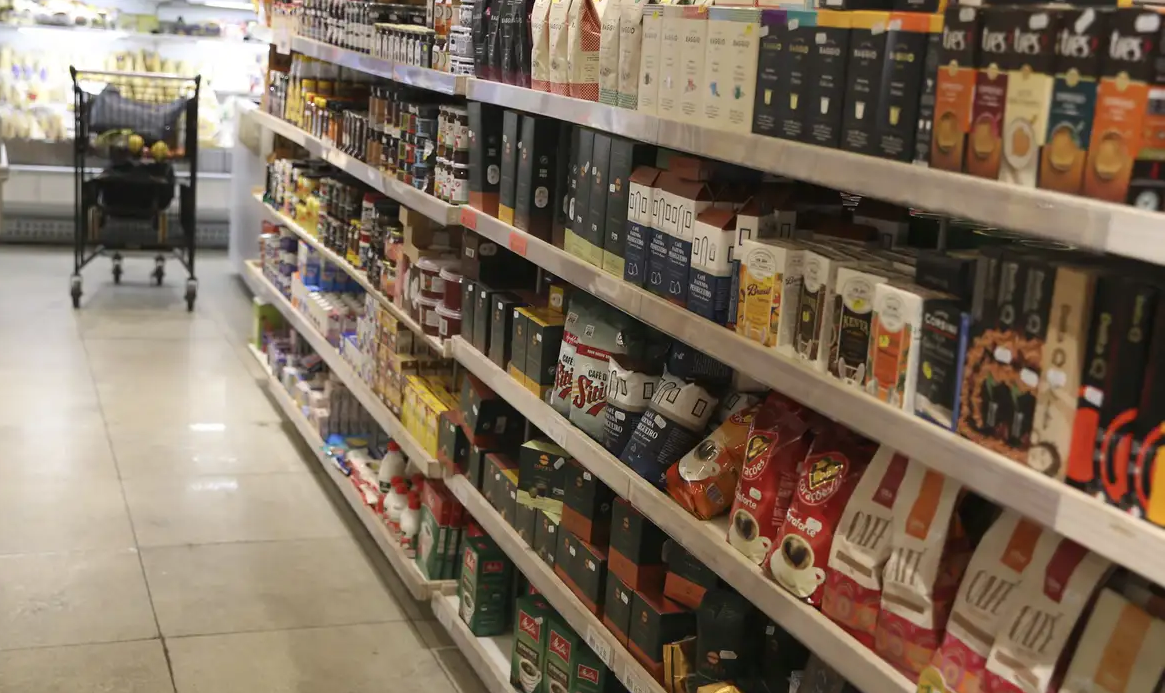 Leia mais sobre o artigo Vendas de supermercados têm alta de 3% em 2023